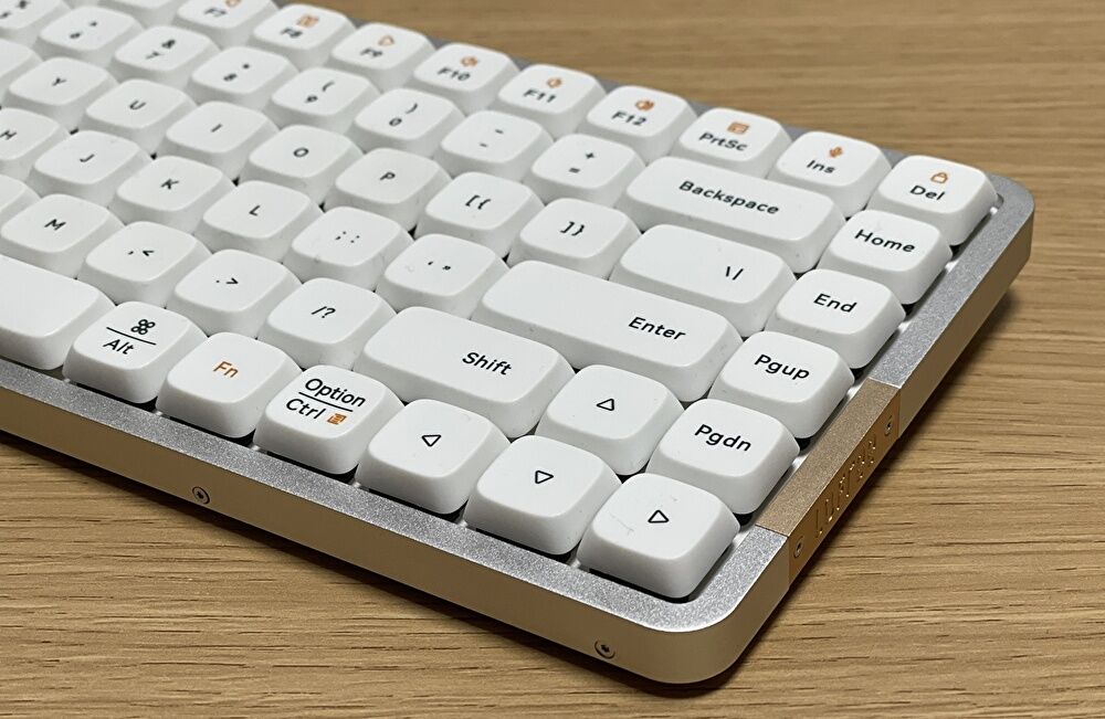 M2 Mac miniで使用中、使って便利な周辺機器 15選。MX KEYS mini KX700