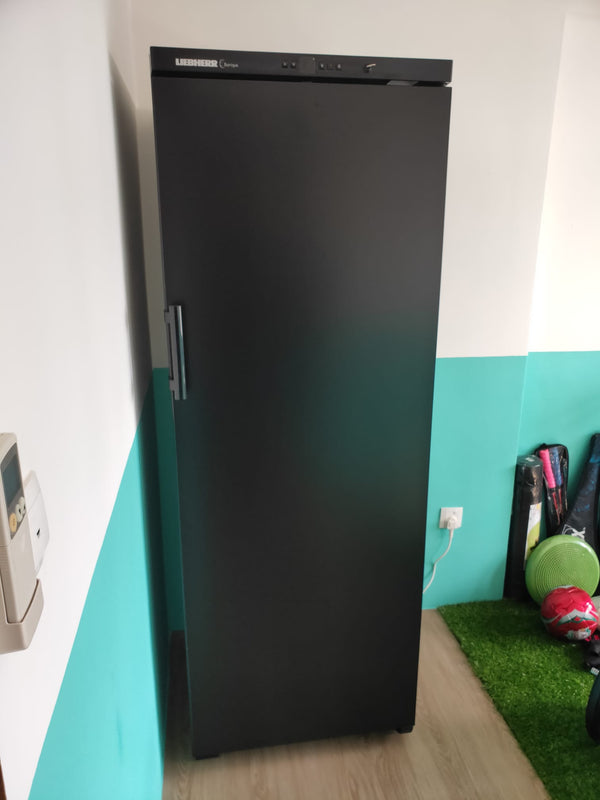 Liebherr 195 Bot Wine Cabinet(Black Door)