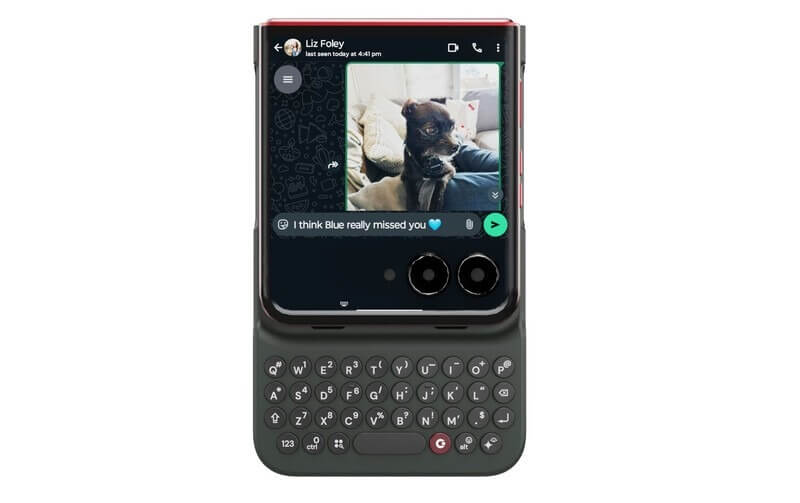 There's A Clicks Keyboard Case for the Motorola Razr Ultra