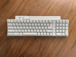 Apple Desktop Bus Keyboard - RetroTechCollection