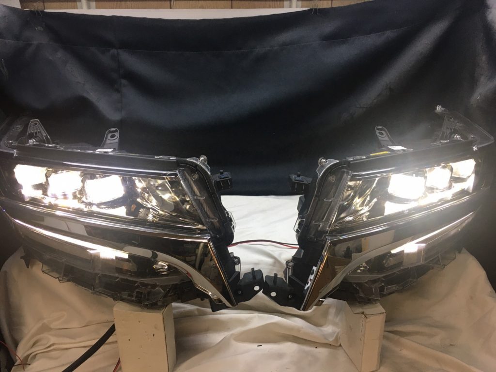 30アルファード後期をさらに進化！ 3眼ヘッドライトカスタムで圧倒的な