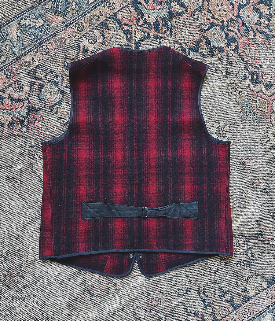 Vintage Woolrich Buckle Back Vest – Medium – Wooden Sleepers