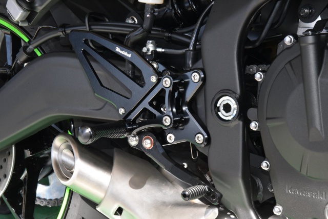 Ninja ZX-25R(20-)(オートシフター非装着車用) バックステップキット