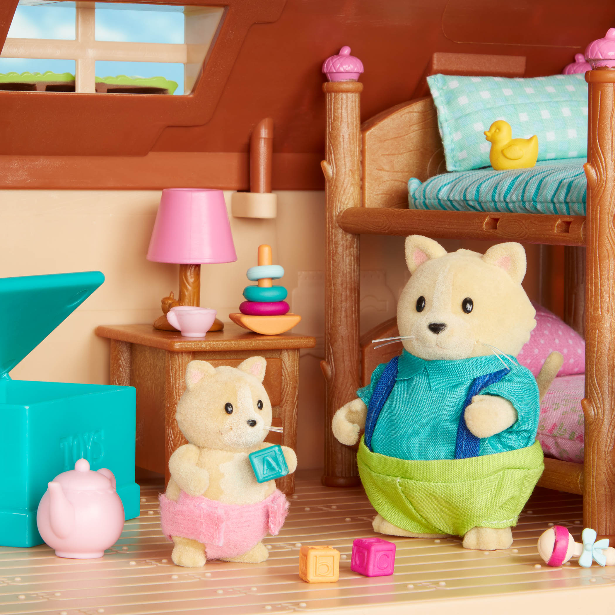 Whiskerelli Cat Family |Small Animal Figurines | Li'l Woodzeez