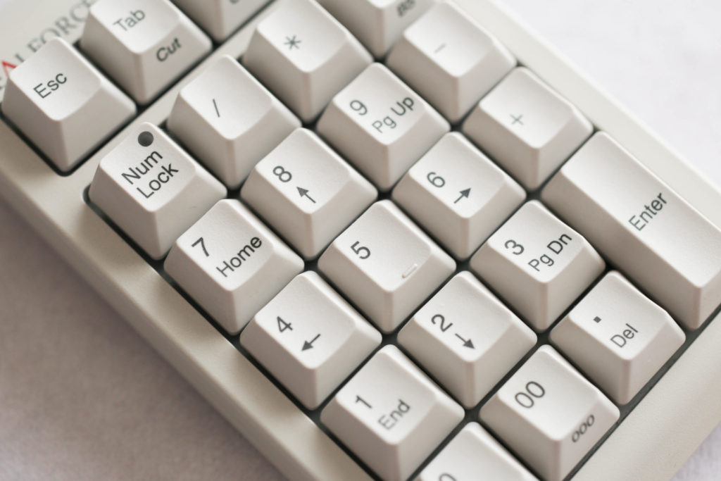 数値入力の決定版！経理業務で10年使ったテンキー。東プレ『Realforce