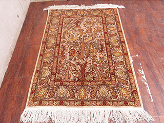 ヘレケ産 シルク100％ 生命の木モチーフ買取なら「ワールドカーペット」