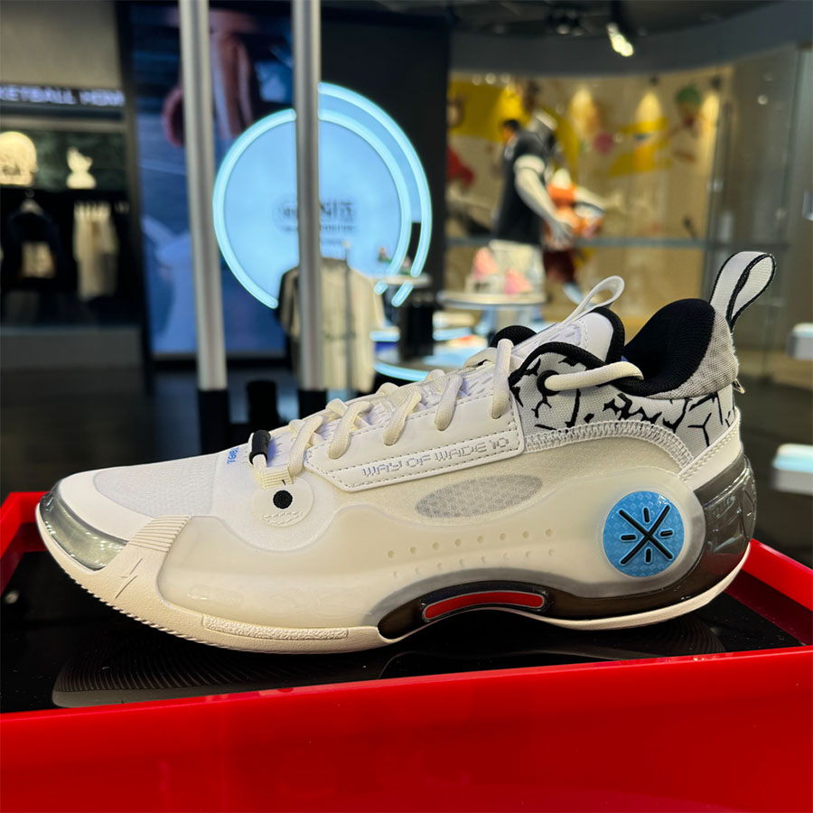 LiNing Way of Wade 10 Low “Black Flash” Premium Boom Basketball