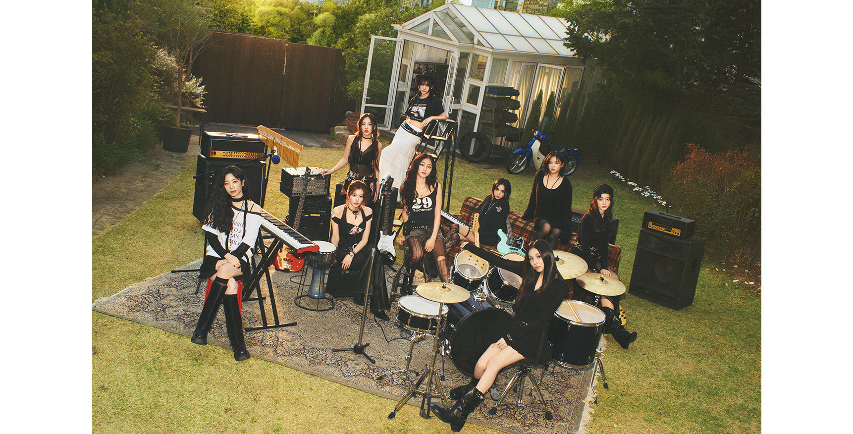 TWICE「ENEMY（8th Anniversary Collection BOX）」 | Warner Music Japan