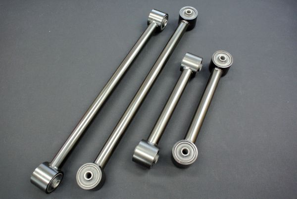 再入荷！】AE86 リア コントロールアームセット（強化ブッシュタイプ