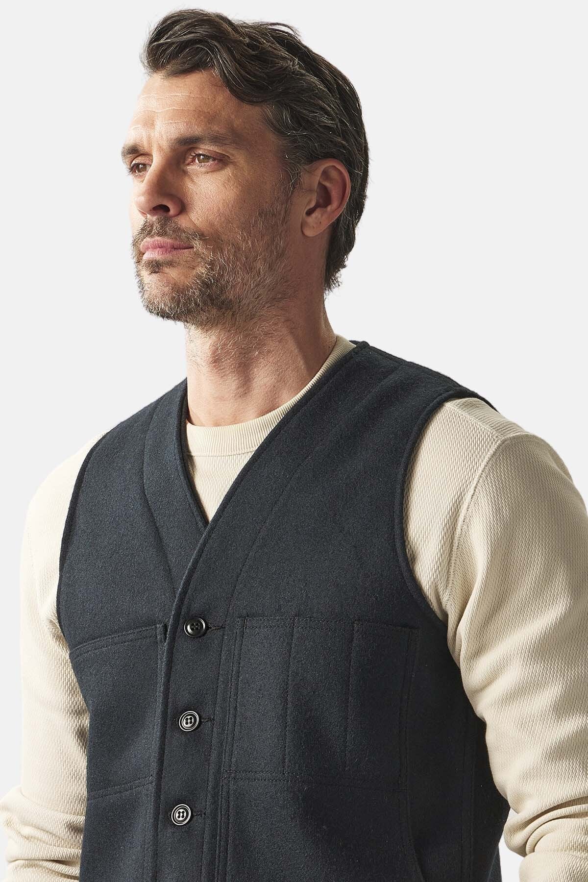 MACKINAW WOOL VEST Dark navy by Filson Man | Men | WP Store