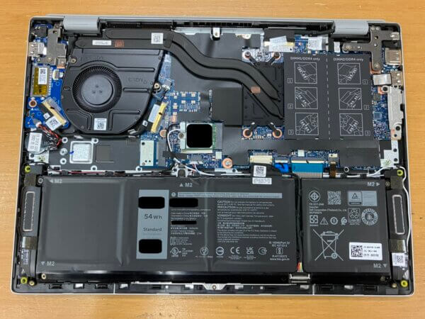 DELL Inspiron 14の起動しないトラブルをSSD交換で解決 - パソコン修理