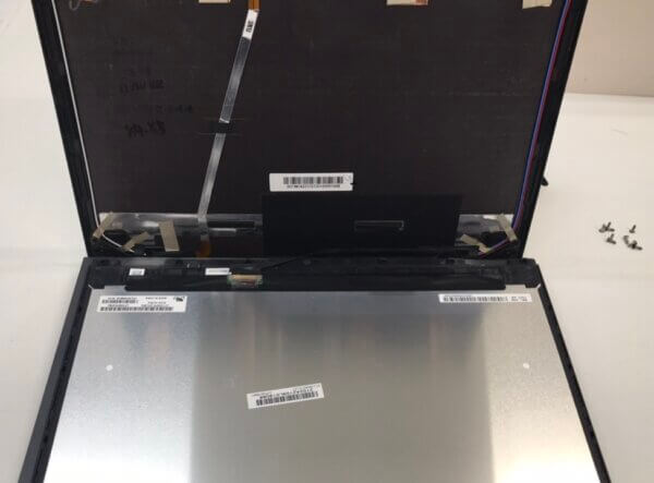 NEC VersaPro UltraLite タイプVG【PC-VJV18GZG9】の液晶パネル交換