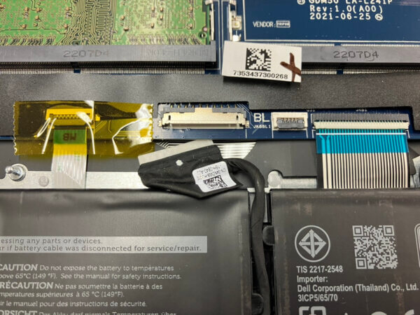 DELL Inspiron 15 3511のヒンジ部修理 - パソコン修理・データ復旧