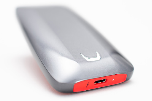 Samsung「Portable SSD X5」を試す。Thunderbolt 3接続のSSDはノートPC
