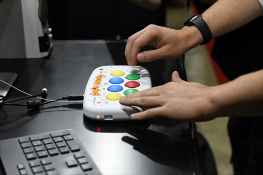 JAEPO2023］ 「pop'n music Lively」専用コントローラの小型版がコナミ