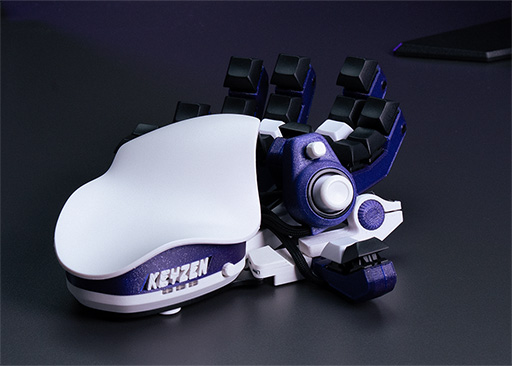 Cherry MX採用でスイッチ周りのデザインを一新した片手用キーパッド