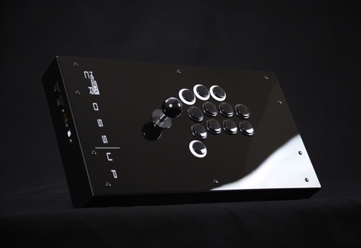 Hit Box Cross|Up」のKickStarterプロジェクトが開始。レバーを模した