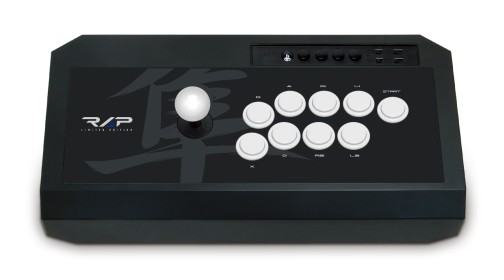 ボタンとレバーにHORIオリジナルの「隼」「玄」を採用した「リアル