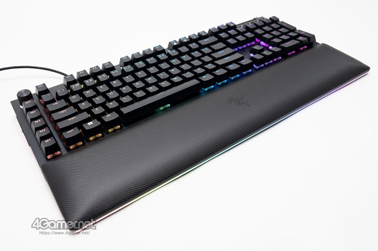 Razer製キーボードのフラッグシップ「BlackWidow V4 Pro」をテスト