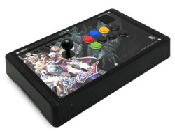 ソウルキャリバーV」に適したアーケードスティックは？ Mad CatzとHORI