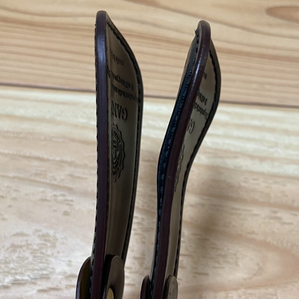 靴のために犠牲を払う靴べらよ、尊いぞ。ガンゾのシェルコードバン