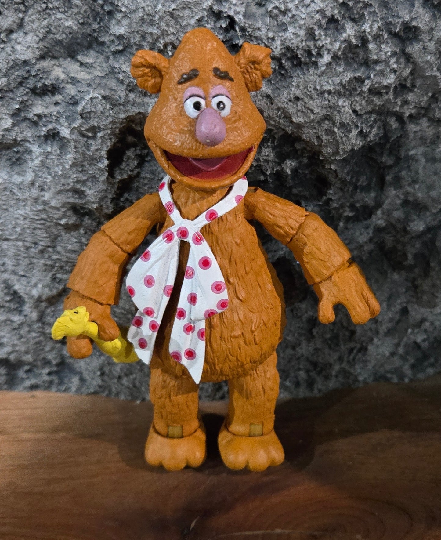 Muppets fozzie Bear with Rubber Chicken Accessory Action Figure