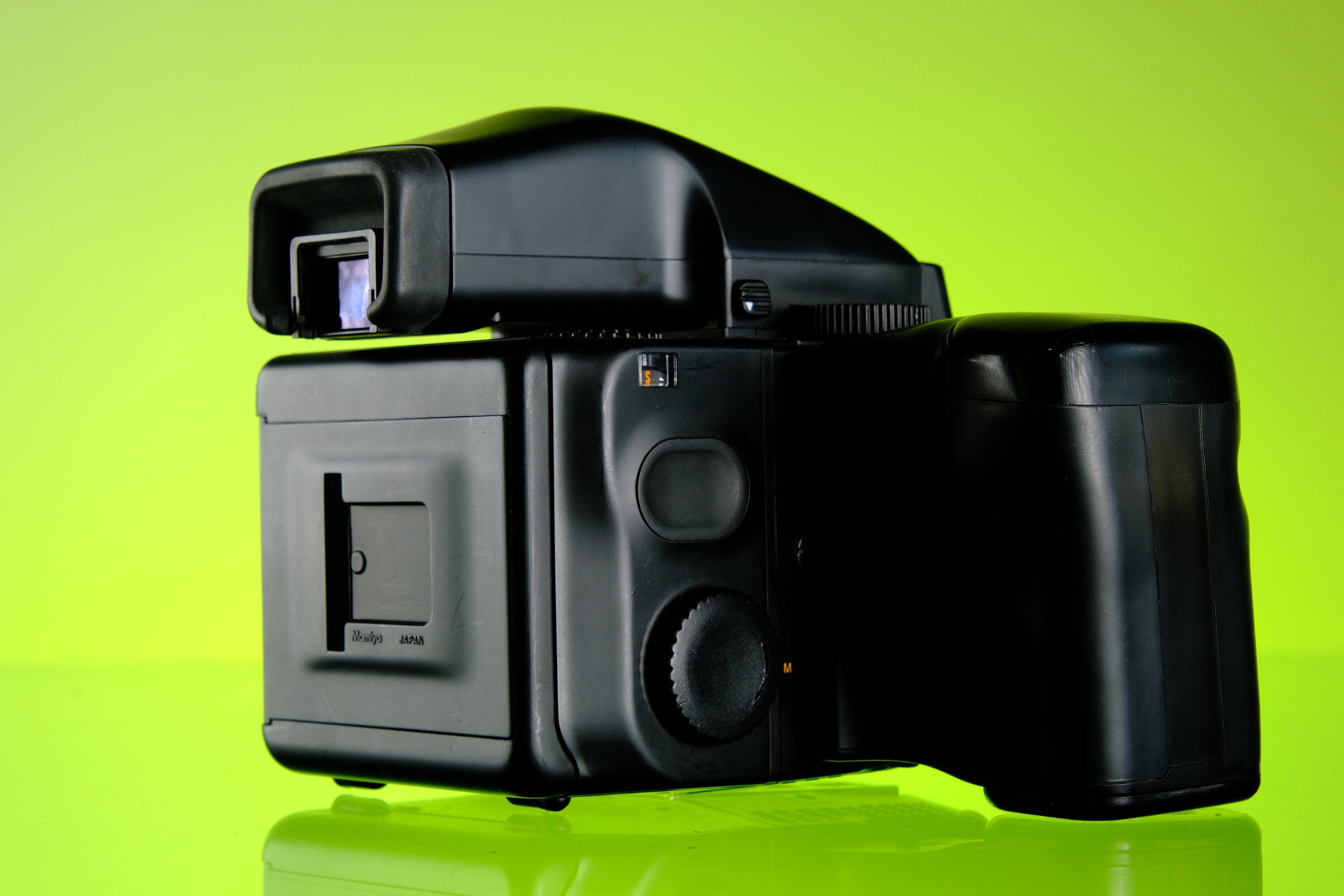 Mamiya m645 Super Medium Format SLR + 80mm f/2.8 Lens Tested