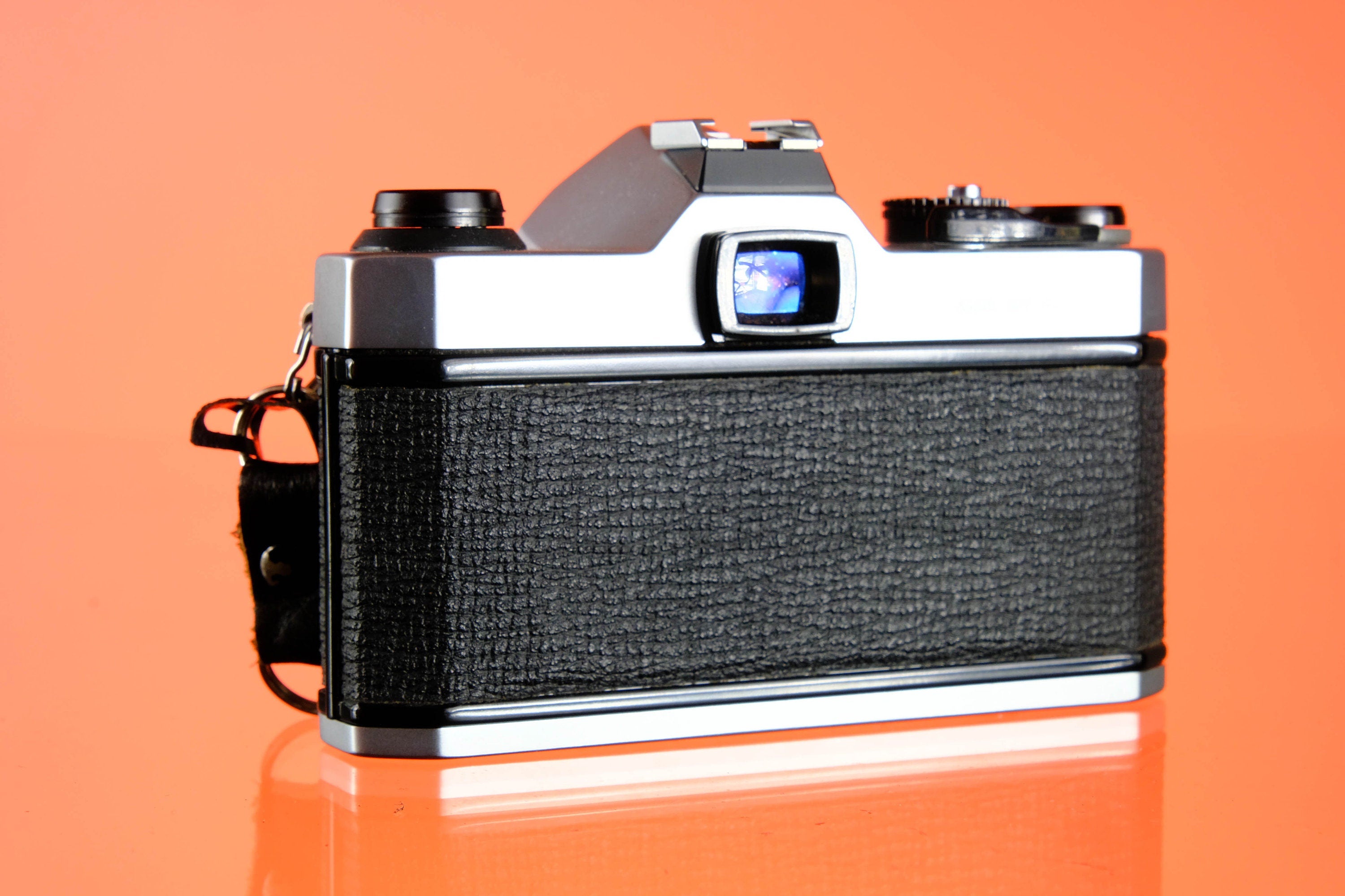 Pentax K1000 SE 35mm SLR Film Camera + A 50mm f/1.7 Lens - EXC