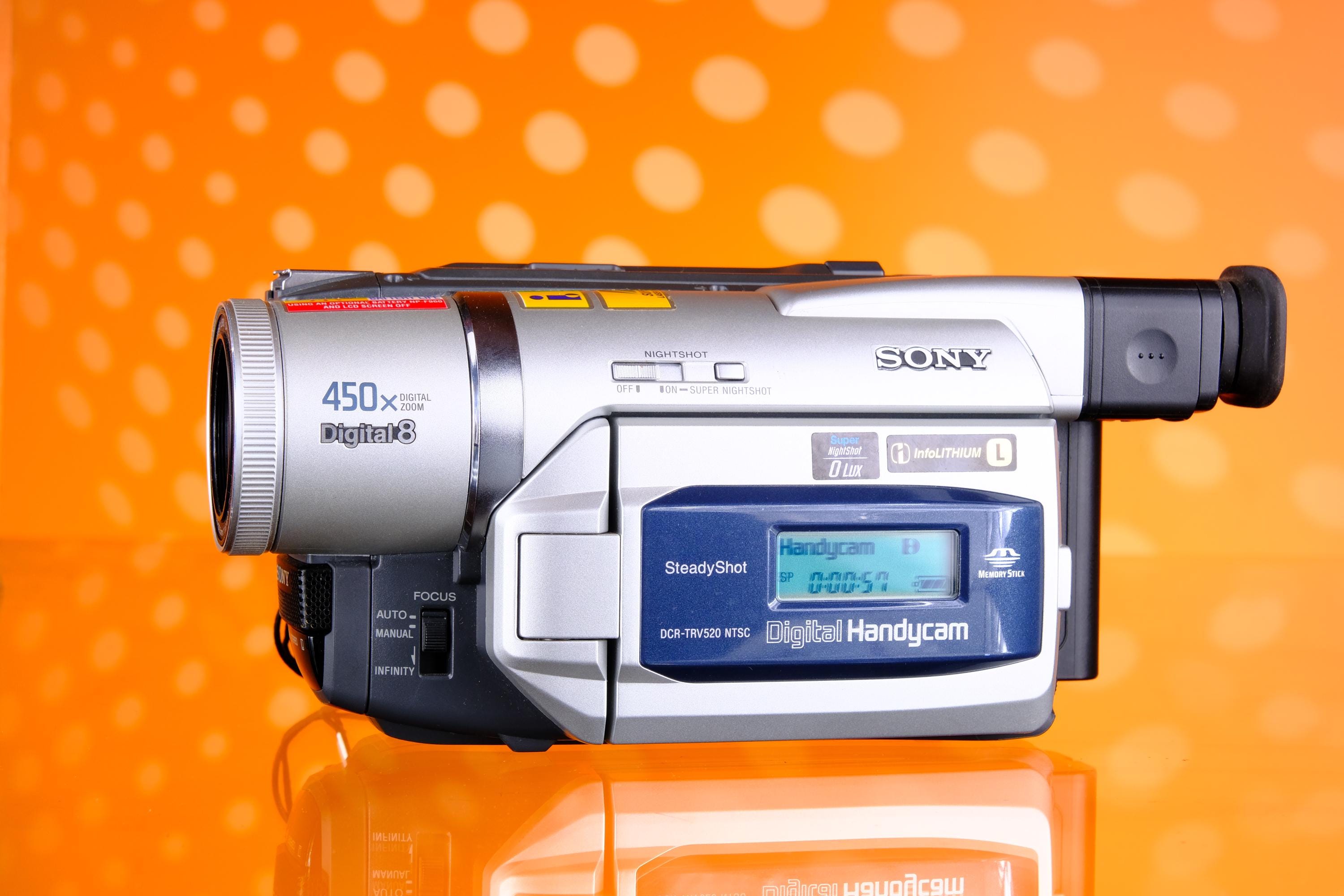 Sony DCR-TRV520 Digital Handycam Camcorder Digital8 Mini DV Camera