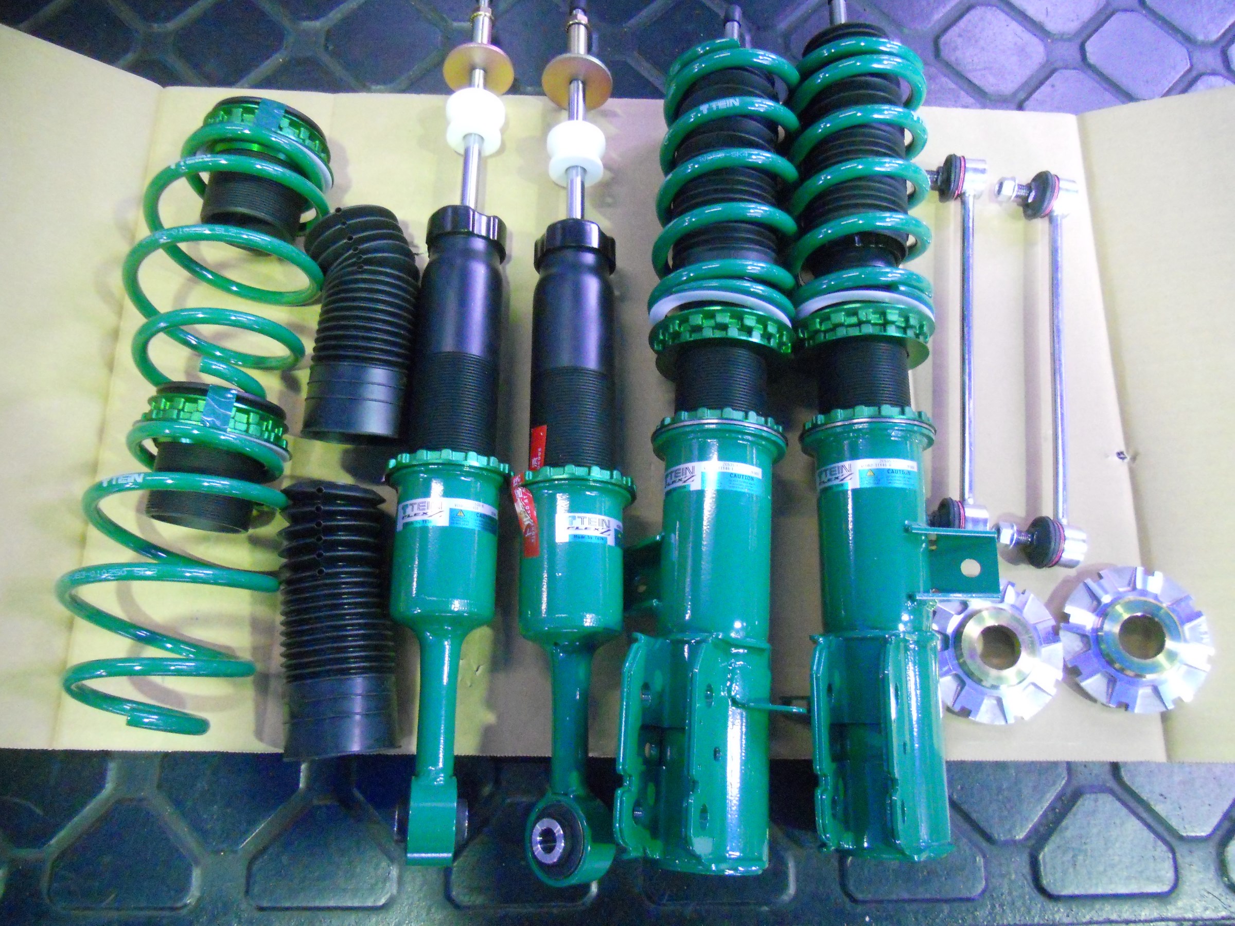 スズキ スイフト ZC53S ハイブリッド TEIN車高調＆ウェッズスポーツ17