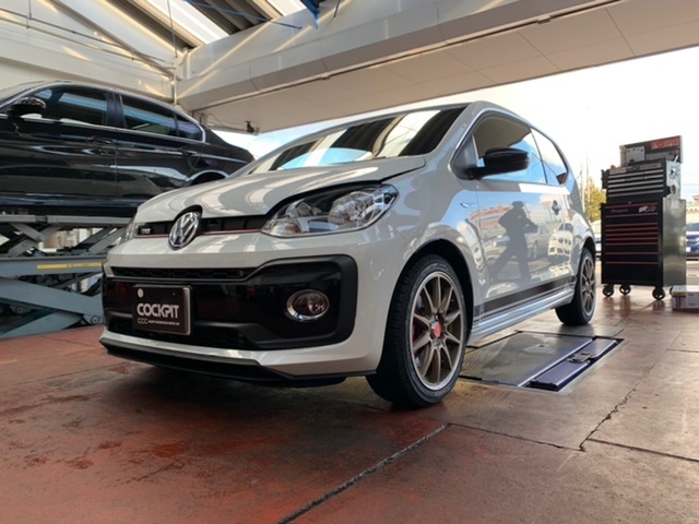 ◇Volkswagen up! GTI KW Ver.1サスペンションキット取付◇ | スタッフ