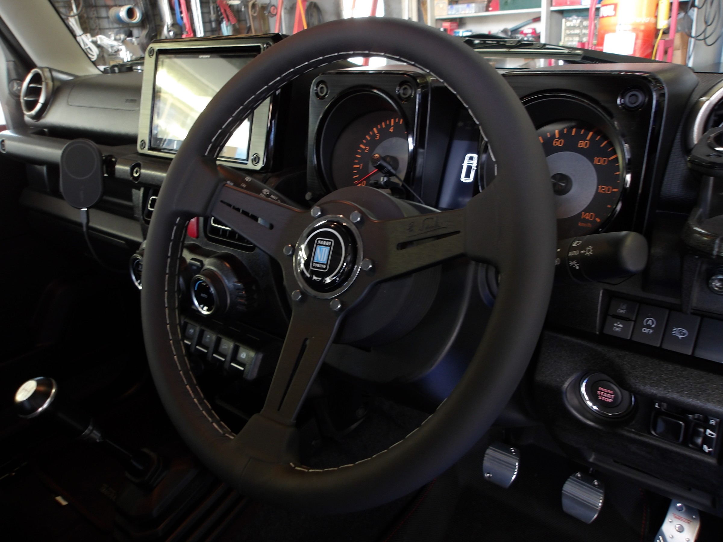 ジムニー（JB64W）ナルディ製スポーツステアリング「クラッシック