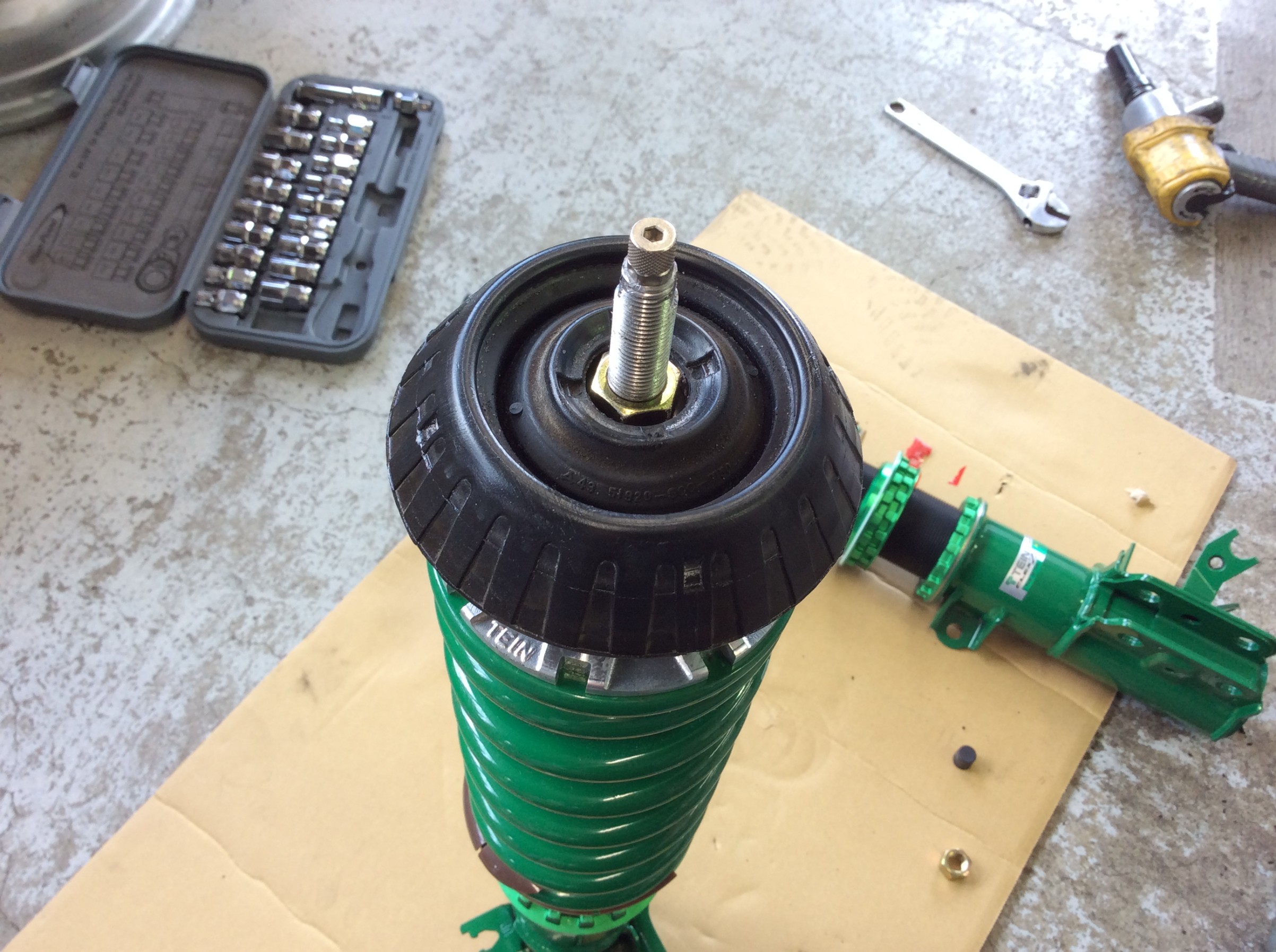 フリード GB3 車高調取り付けます！ | ホンダ フリード 足まわり