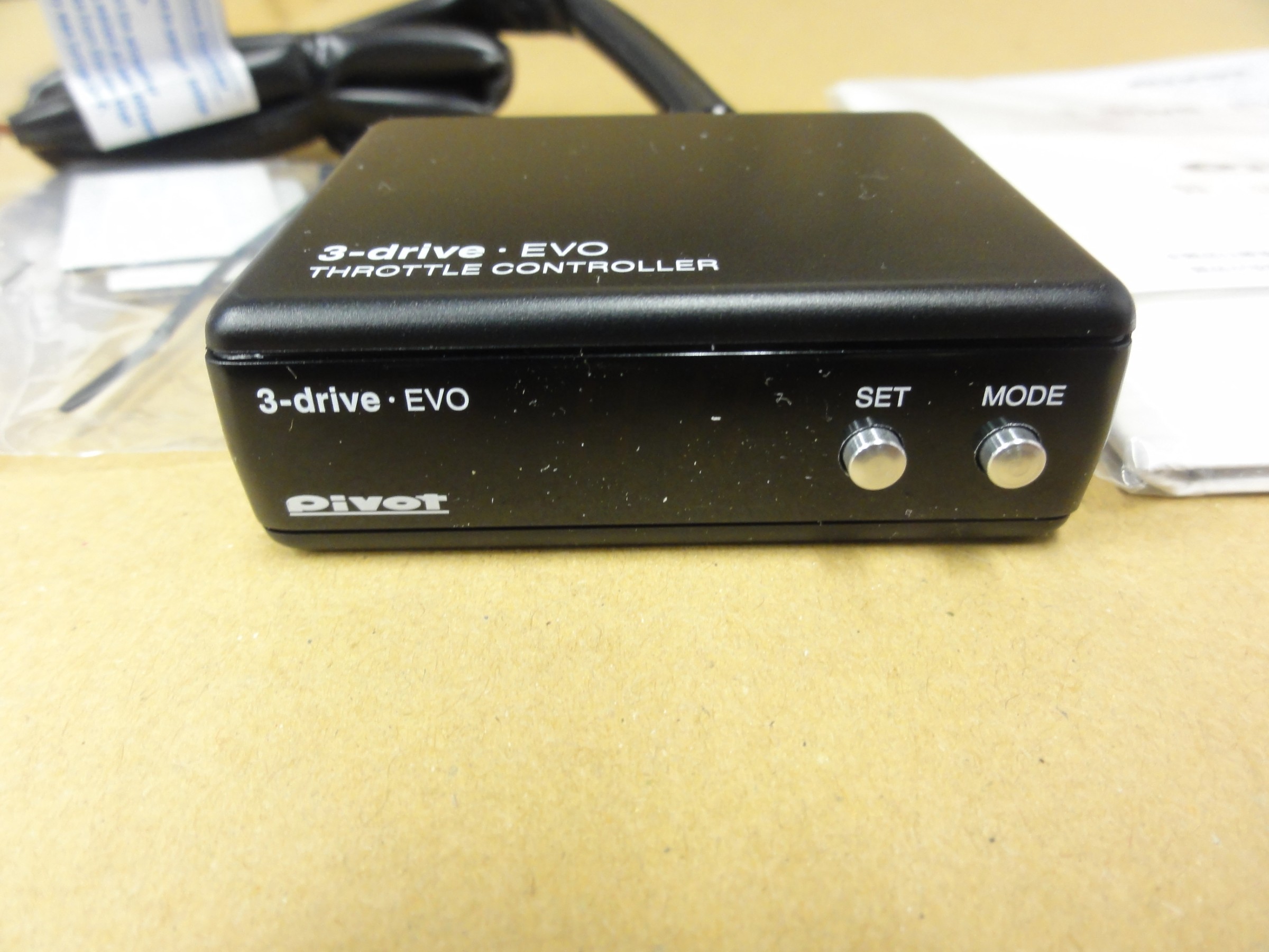 マークX（GRX133）PIVOT製電子スロットルコントローラー「3-drive・EVO