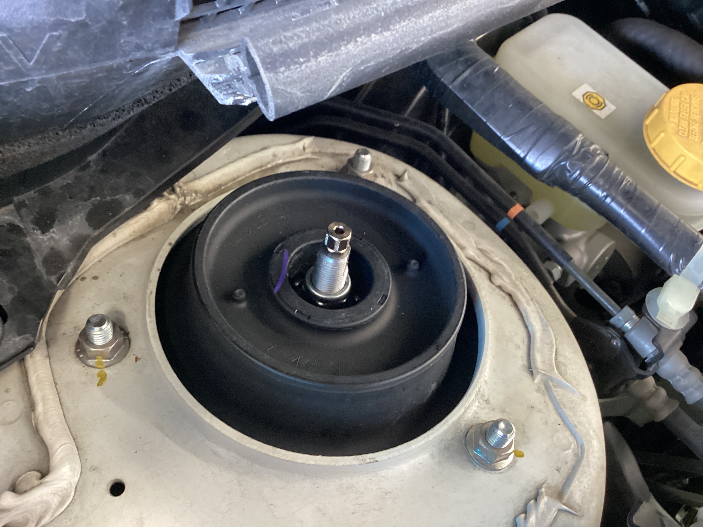 レヴォーグGTS VM4 ショックアブソーバー交換します！ | スバル