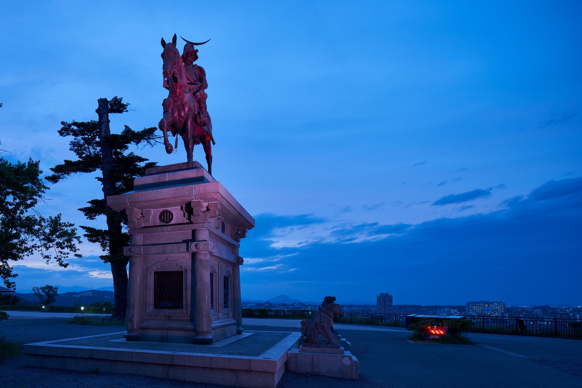 伊達政宗公騎馬像｜事例一覧｜カラーキネティクス・ジャパン 株式会社