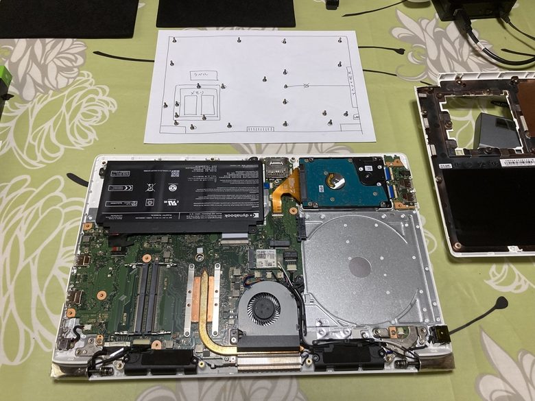 SSD換装事例：東芝 dynabook P3-T4LH-BW ｜ コンピュータケア愛媛ブログ