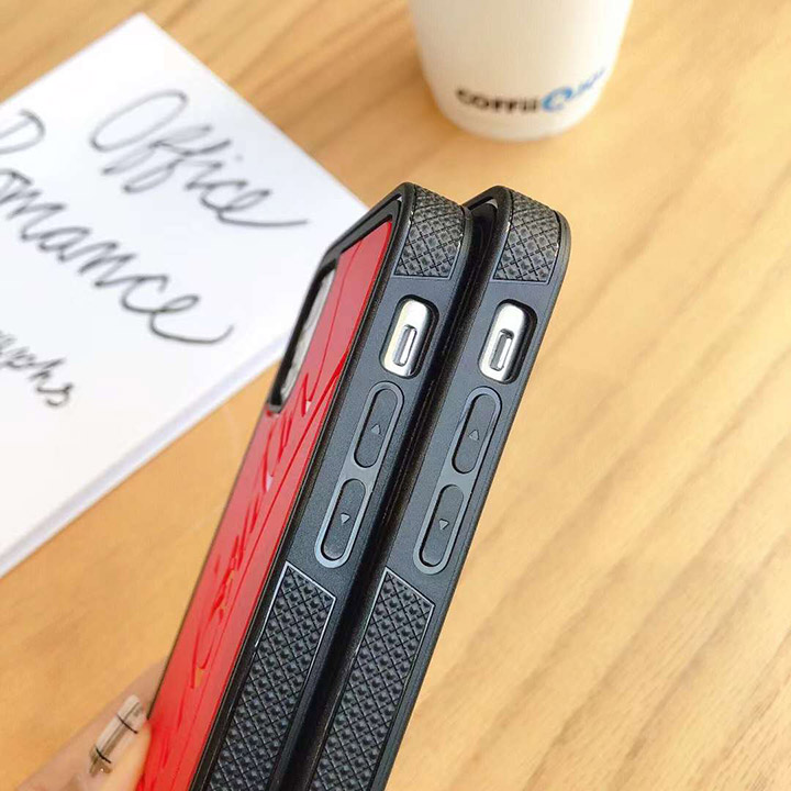 クリスチャン・ルブタンiphone16/16promaxケース 定番 芸能人愛用