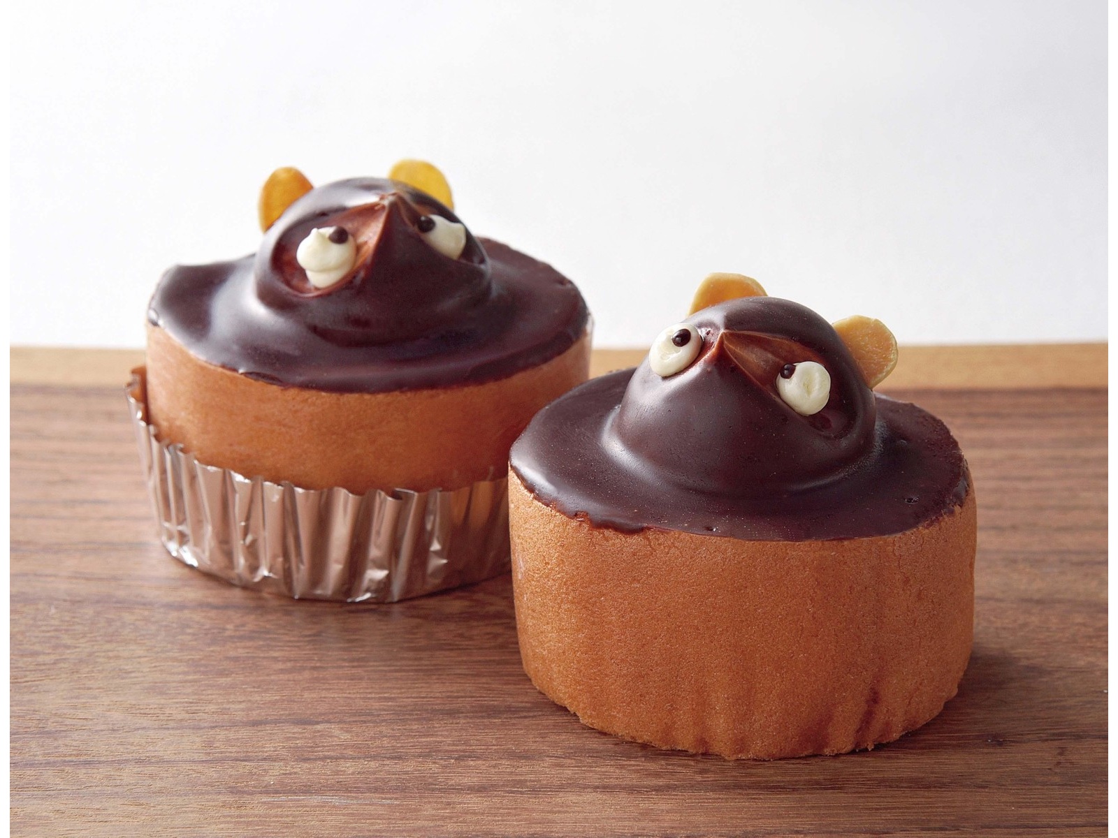 坂根屋 たぬきケーキ 1パック（2コ入）| コープこうべネット