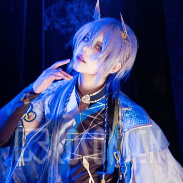 バーチャル YouTuber Vtuber 小柳 変身後 コスプレ衣装