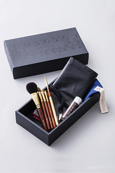 ウエダ美粧堂基本的なメイクに必要な筆をまとめました扱いやすい化粧筆