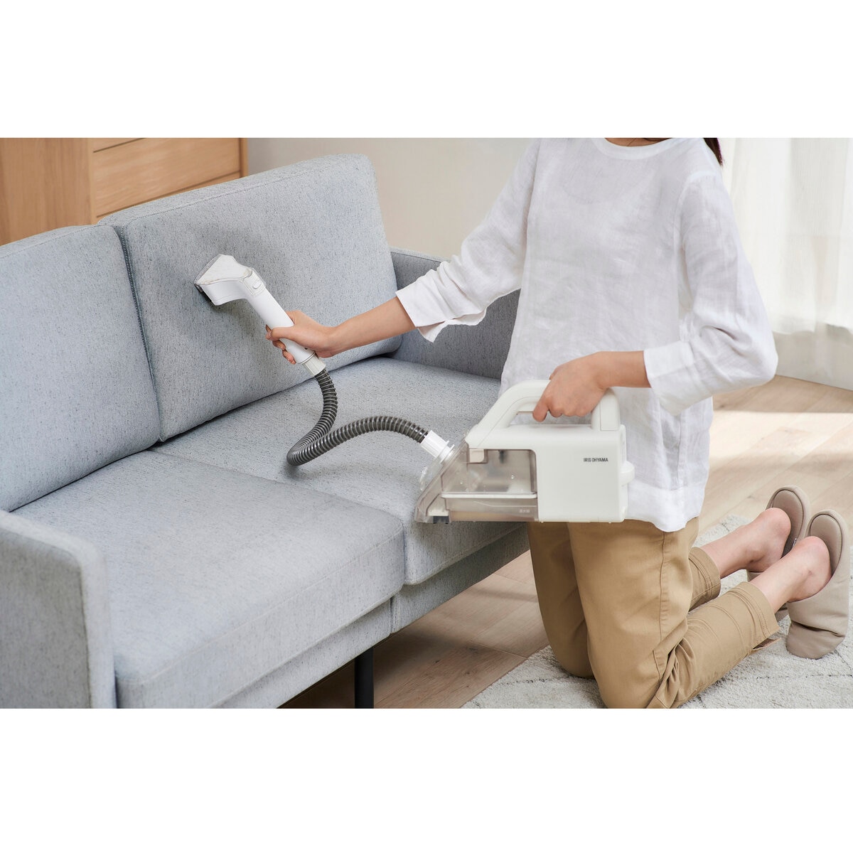 アイリスオーヤマ ハンディリンサークリーナー(洗浄液付き) RNS-B200D