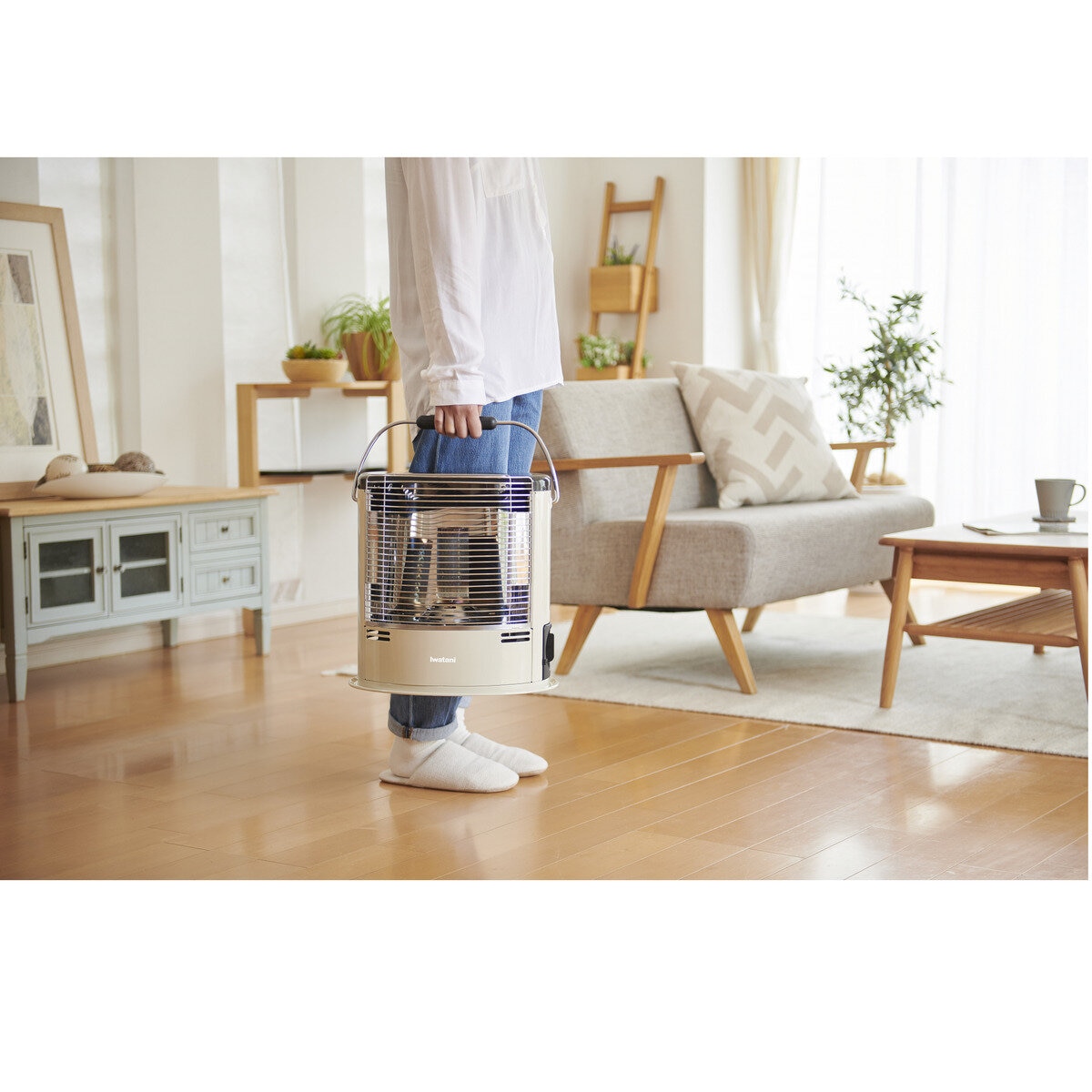 イワタニ カセットガスストーブ デカ暖Ⅱ CB-STV-DKD2 | Costco Japan