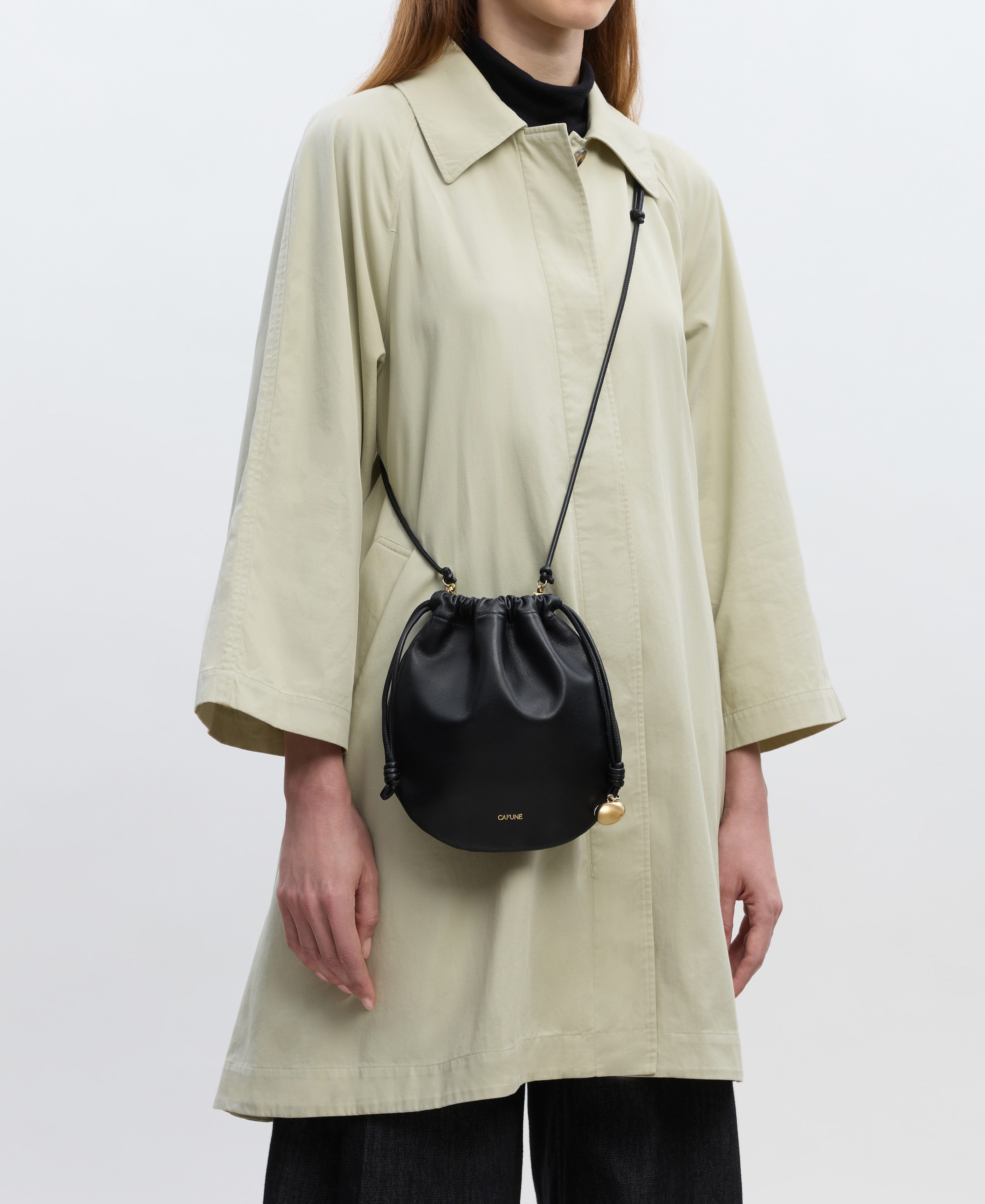 Cafuné カフネ - Small Lune Crossbody - Black