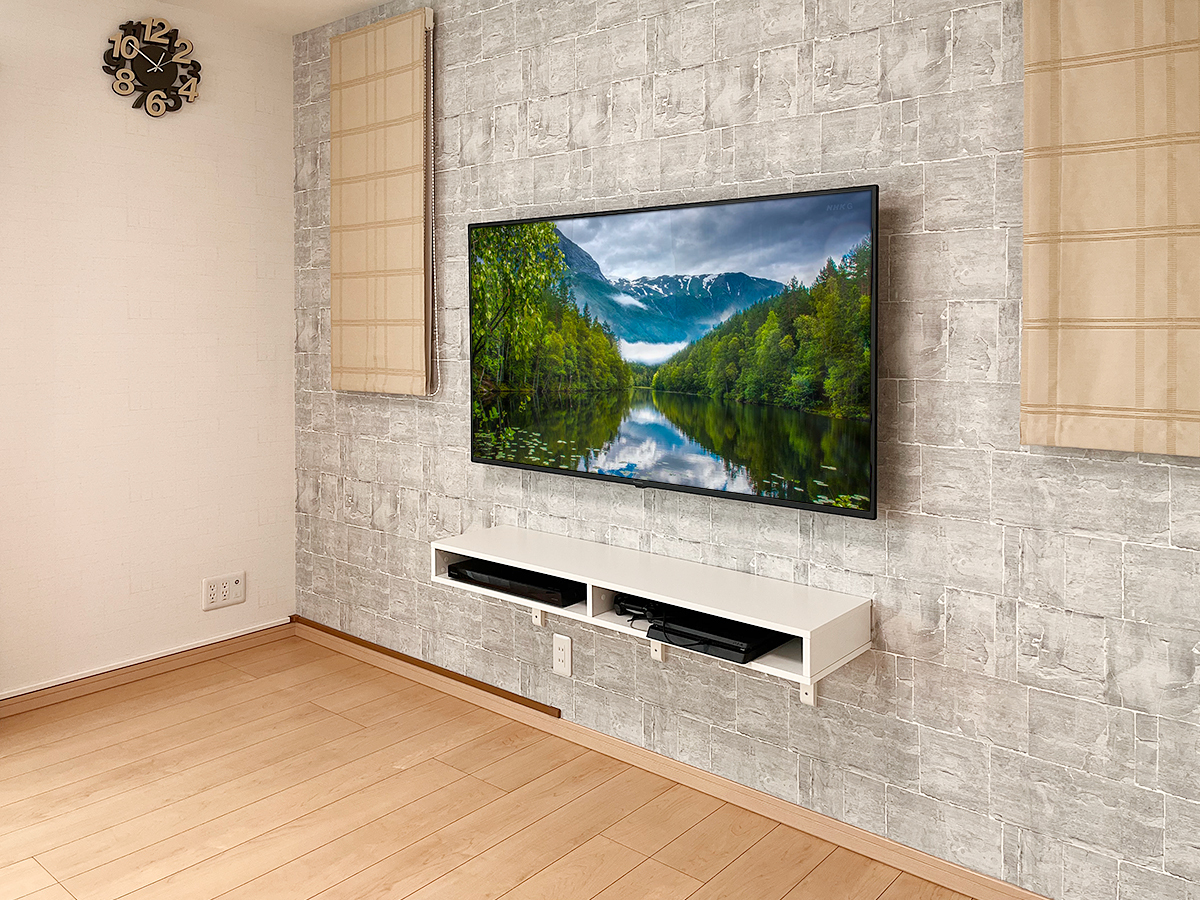 名古屋市でコンセントが無い壁面に58インチ液晶テレビ(TH-58JX750)と