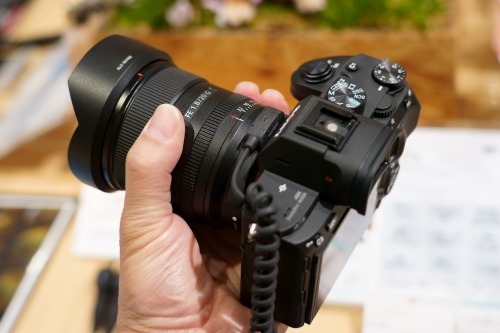 FE20mmF1.8G」レンズ、ソニーストア大阪で見てきた。先行予約販売は
