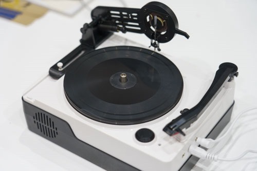 大人の科学マガジン」の付録「トイ・レコードメーカー」で、アナログ