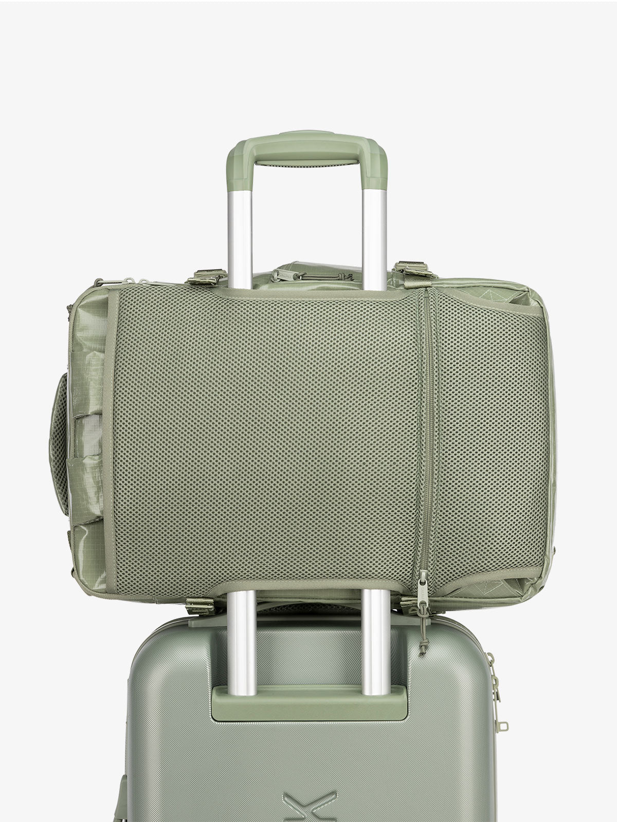 Terra 26L Laptop Duffel Backpack in Juniper | CALPAK