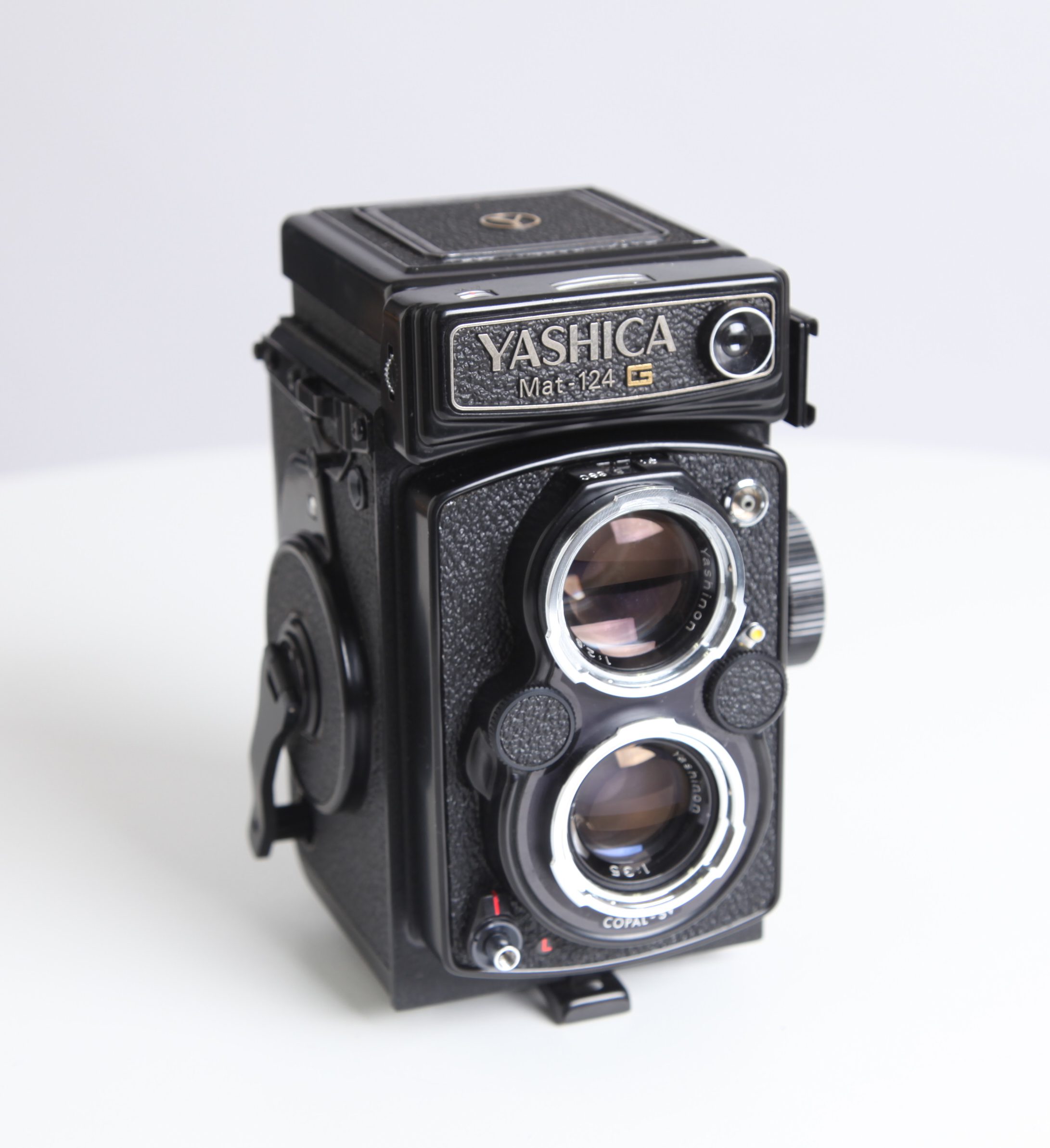 二眼レフデビューをお考えの方に最適！YASHICA Mat-124G
