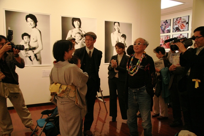 熊本市現代美術館 CAMK Blog::荒木経惟 熊本ララバイ 展 開幕